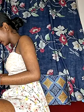 Snapshot of Royal-girl78 chatting on February 3, 4:56 pm Royal-girl78 online show from February 3, 4:56 pm