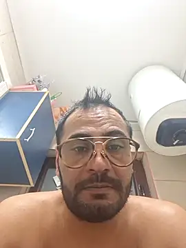 Snapshot of julian-112 chatting on January 13, 10:26 pm julian-112 online show from January 13, 10:26 pm