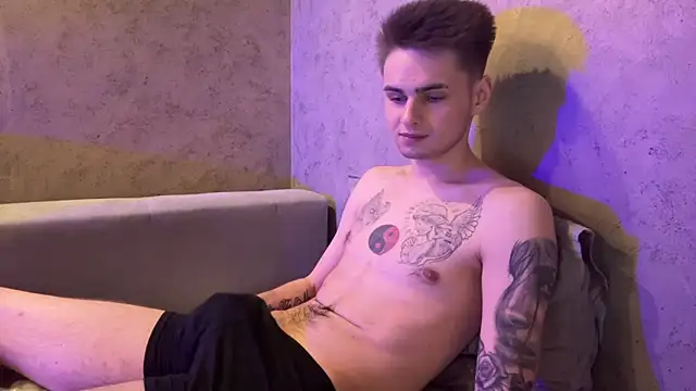 MikeCalix online show from February 12, 8:09 am