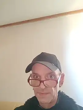 Snapshot of dongoralesko77 chatting on March 7, 8:55 am dongoralesko77 online show from March 7, 8:55 am