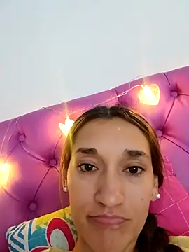 Snapshot of EcoDePiel chatting on February 5, 3:33 am EcoDePiel online show from February 5, 3:33 am