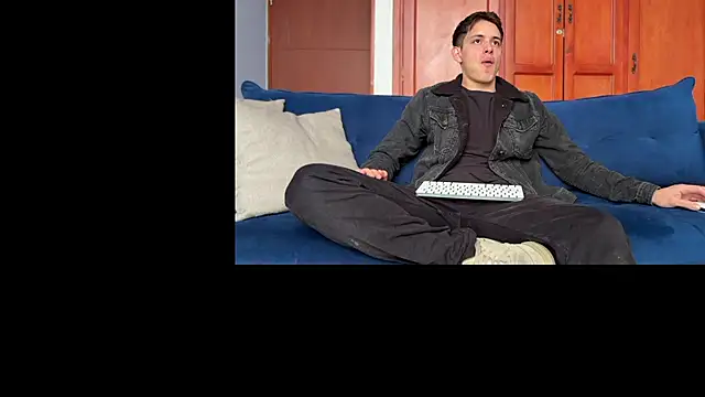 Snapshot of Enzho_liam chatting on April 17, 2:53 pm Enzho liam online show from April 17, 2:53 pm