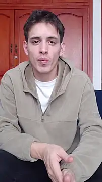 Snapshot of Enzho_liam chatting on April 18, 4:00 pm Enzho liam online show from April 18, 4:00 pm