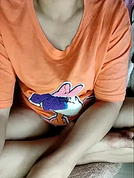 linhha23 online show from February 4, 3:40 pm