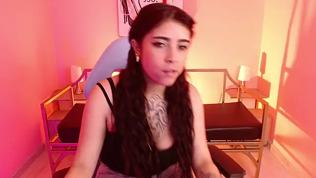 Snapshot of Adri_gomez_x chatting on January 10, 12:18 pm Adri gomez x online show from January 10, 12:18 pm