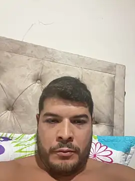 Snapshot of omarfer19 chatting on April 8, 3:45 pm omarfer19 online show from April 8, 3:45 pm