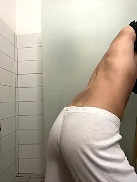 Snapshot of petiteyanel chatting on January 6, 7:50 pm petiteyanel online show from January 6, 7:50 pm