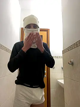 Snapshot of petiteyanel chatting on January 8, 1:19 am petiteyanel online show from January 8, 1:19 am