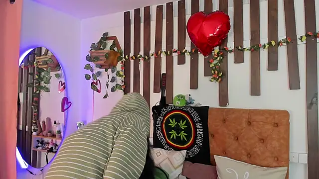 MeowMota  online show from May 12, 6:05 pm