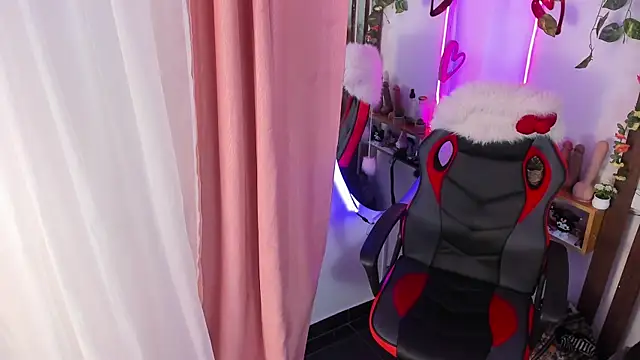 MeowMota  online show from May 15, 6:26 pm
