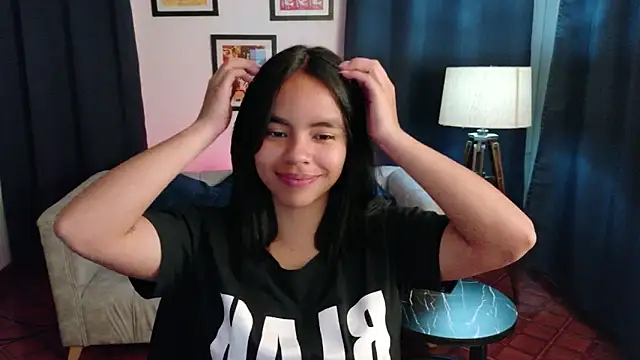 SofiaMante  online show from May 15, 12:39 am
