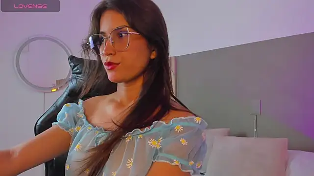 Snapshot of scarlett_rosse_x chatting on March 27, 7:13 pm scarlett rosse x online show from March 27, 7:13 pm