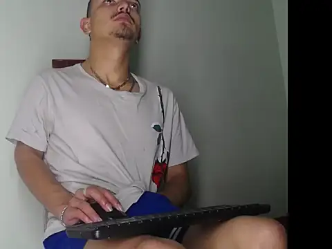  jesussuarez online show from February 8, 3:43 am