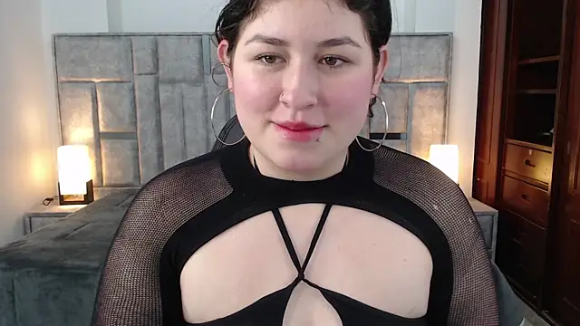 azul veraa online show from May 19, 12:11 pm