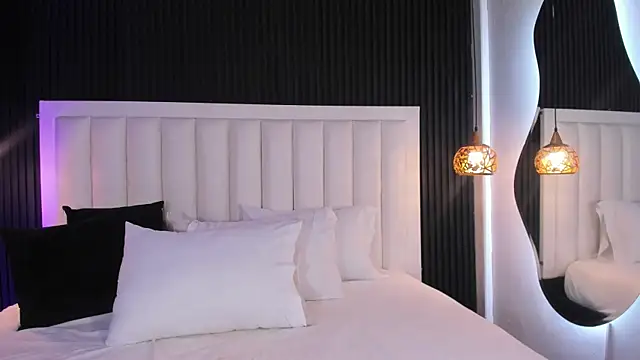 PandoraMiller online show from March 7, 5:10 pm