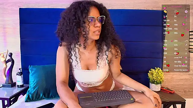 Snapshot of Ellie-Alves chatting on February 16, 4:14 pm Ellie-Alves online show from February 16, 4:14 pm