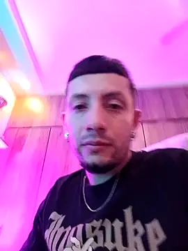 Snapshot of white_boy_li chatting on March 24, 9:20 pm white boy li online show from March 24, 9:20 pm