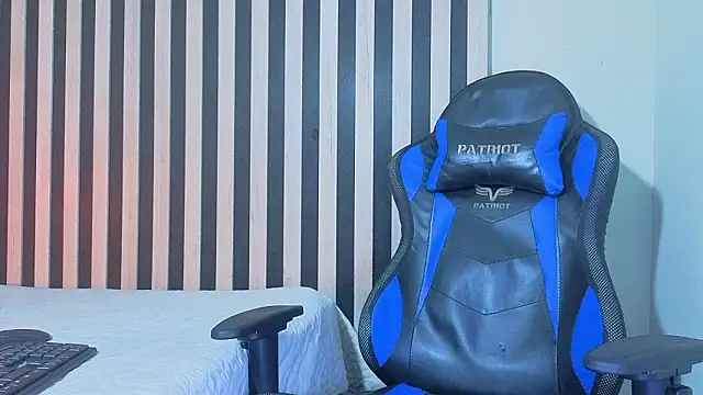 Snapshot of Simon_Rz chatting on March 29, 12:05 pm Simon Rz online show from March 29, 12:05 pm