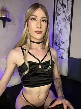 Snapshot of Alana_Stone chatting on April 26, 7:44 pm Alana Stone online show from April 26, 7:44 pm