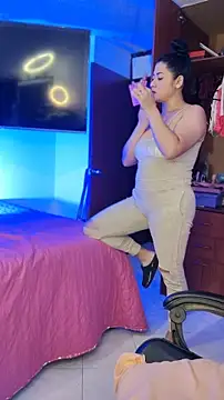 Snapshot of Girl_kataleya10 chatting on May 14, 11:33 pm Girl kataleya10 online show from May 14, 11:33 pm