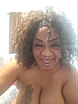 Big Booty Bonnie online show from May 18, 4:18 am