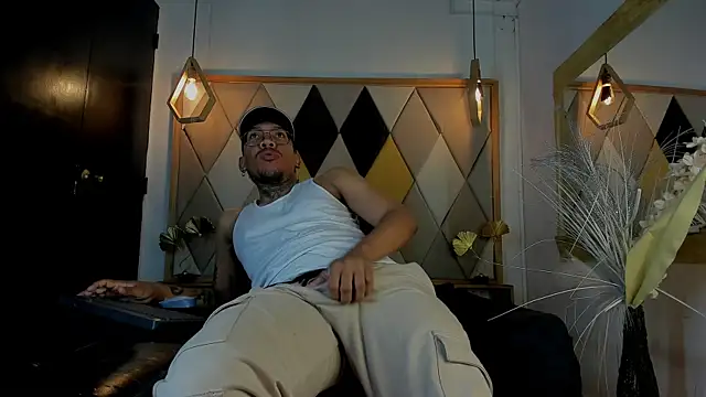 ThiagoBerry online show from February 5, 11:26 am