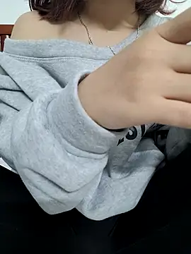 Snapshot of -LunaLust chatting on January 11, 2:05 am -LunaLust online show from January 11, 2:05 am