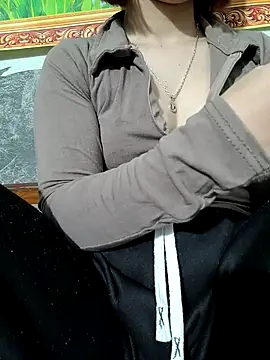 Snapshot of -LunaLust chatting on February 4, 6:08 am -LunaLust online show from February 4, 6:08 am