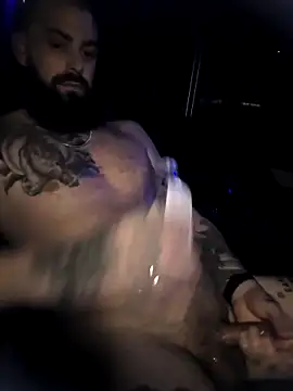 Snapshot of BigDonnyBig chatting on April 10, 6:07 am BigDonnyBig online show from April 10, 6:07 am