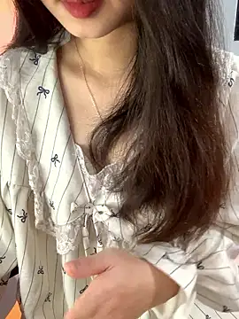 Snapshot of Jennybae23 chatting on January 10, 4:42 pm Jennybae23 online show from January 10, 4:42 pm