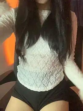 Snapshot of Jennybae23 chatting on February 8, 8:29 am Jennybae23 online show from February 8, 8:29 am