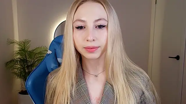 Snapshot of AshLinks_ chatting on January 14, 8:42 am AshLinks online show from January 14, 8:42 am