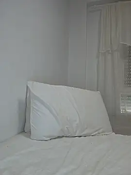 Snapshot of Angelmoon04 chatting on July 22, 9:01 am Angelmoon04 online show from July 22, 9:01 am