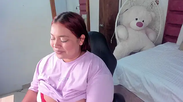 Snapshot of tatikanyx chatting on April 14, 12:11 pm tatikanyx online show from April 14, 12:11 pm