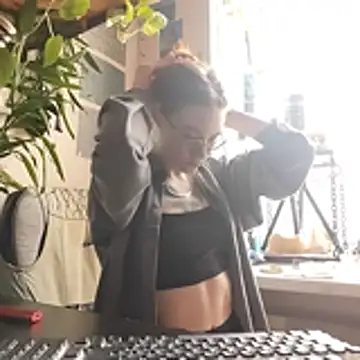 Snapshot of Shy_Bamby chatting on February 10, 10:52 am Shy Bamby online show from February 10, 10:52 am