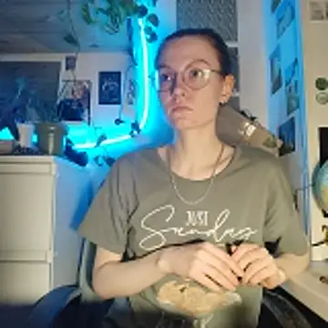 Snapshot of Shy_Bamby chatting on April 28, 8:36 pm Shy Bamby online show from April 28, 8:36 pm