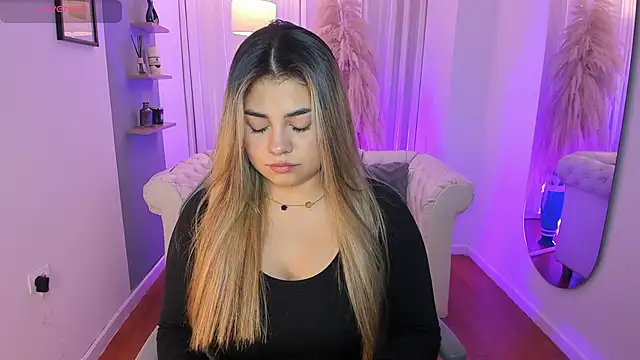 Snapshot of taylor_smiith1 chatting on January 14, 8:25 pm taylor smiith1 online show from January 14, 8:25 pm