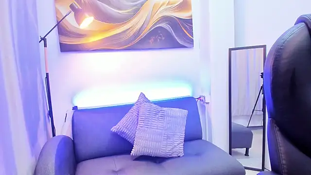 Snapshot of Britney_Cortez chatting on February 17, 12:12 pm Britney Cortez online show from February 17, 12:12 pm