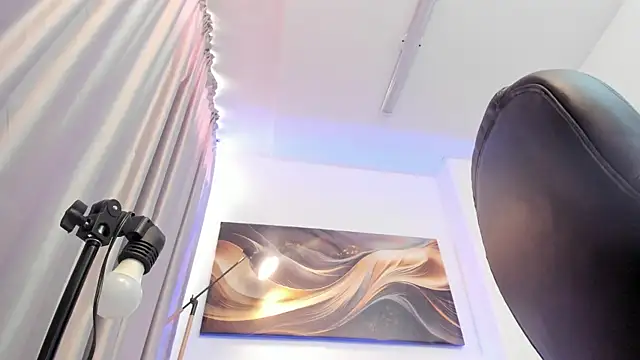 Snapshot of Britney_Cortez chatting on April 1, 1:23 pm Britney Cortez online show from April 1, 1:23 pm