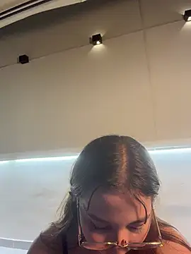 AliciaWhite nt online show from May 17, 1:03 am