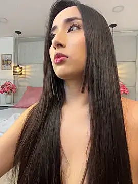 IvonneOwen online show from May 20, 3:45 am