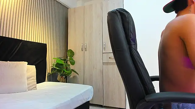 LeoHard   online show from February 1, 2:21 am