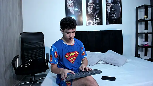 Alejo Grey online show from January 8, 1:02 pm