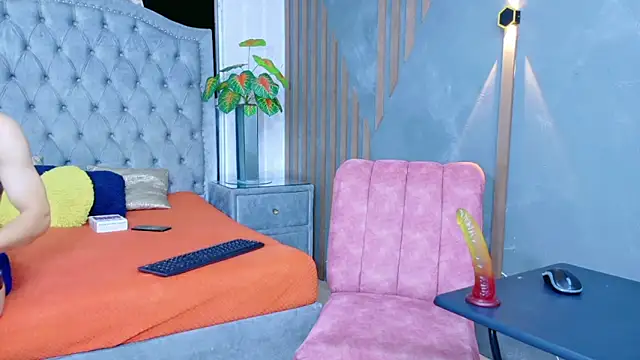 CailinANDlucaz online show from February 11, 5:23 am