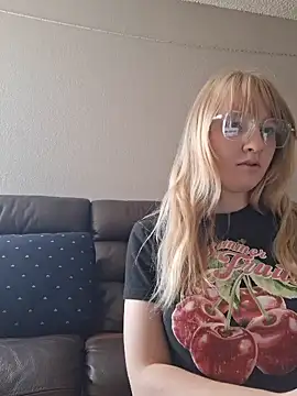 BunnySnowFlake online show from April 20, 4:10 pm