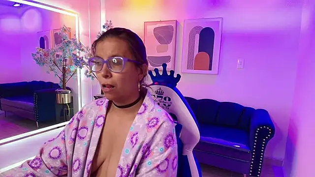 Amber  rouge online show from February 8, 4:32 pm