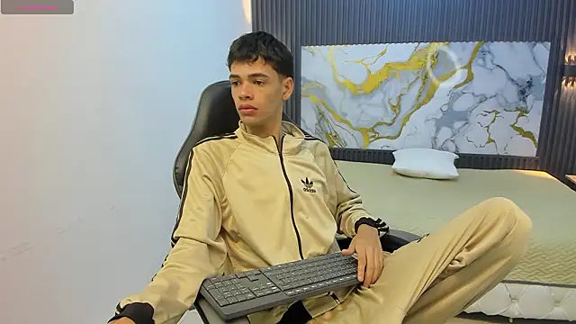 Dark Desiree18 online show from March 8, 12:09 pm