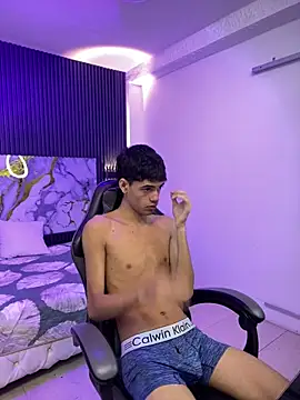 Dark Desiree18 online show from March 22, 12:19 pm