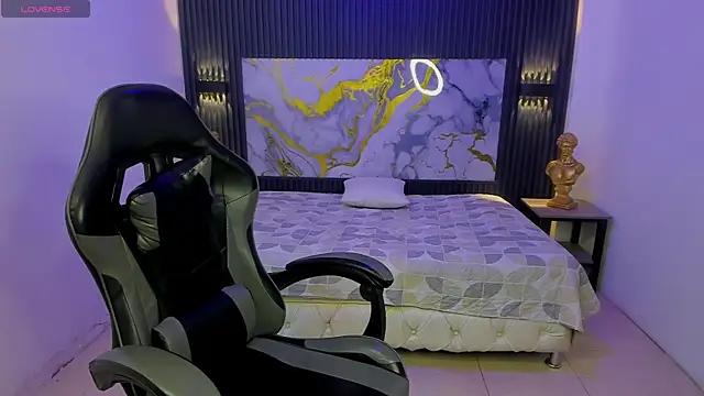 Dark Desiree18 online show from April 1, 1:41 pm