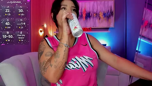 Snapshot of lilian_vergara chatting on May 9, 5:18 pm lilian vergara online show from May 9, 5:18 pm